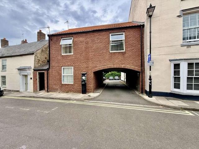 2 bed flat for sale