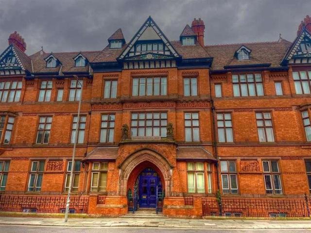 2 bed flat for sale