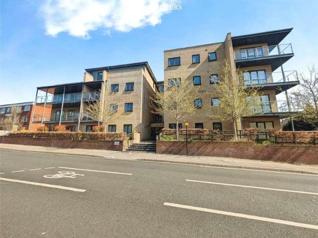 2 bed flat for sale