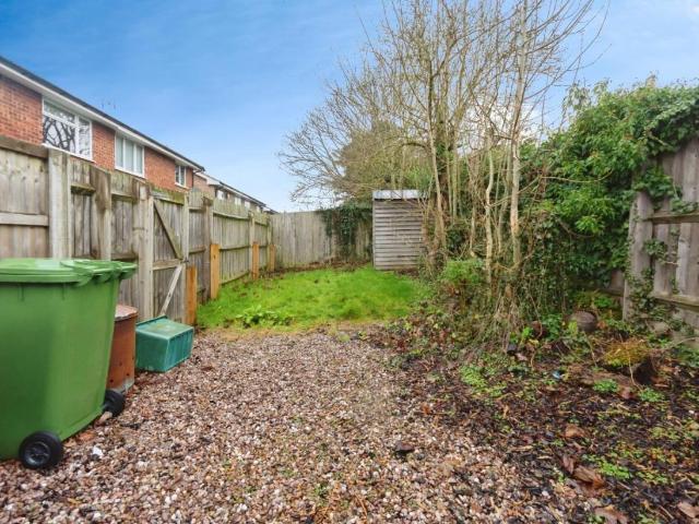 2 bed flat for sale
