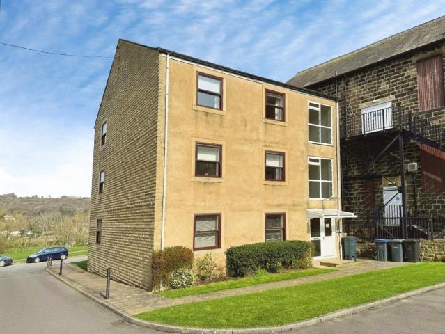 2 bed flat for sale