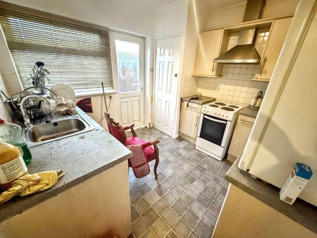 2 bed flat for sale