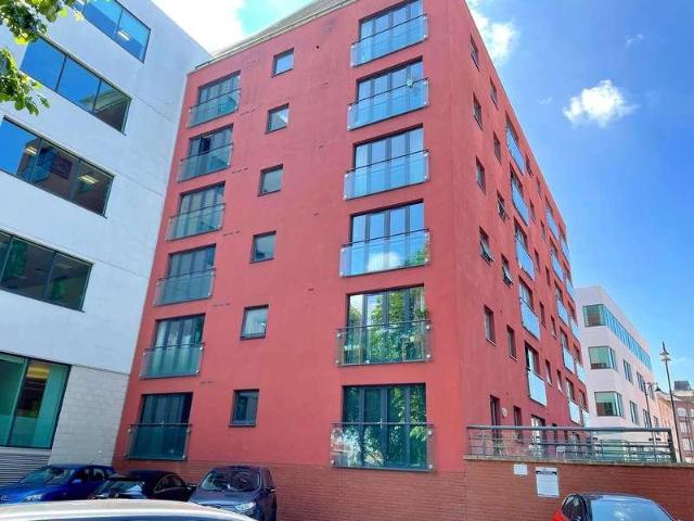 2 bed flat for sale