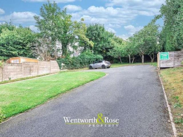 2 bed flat for sale