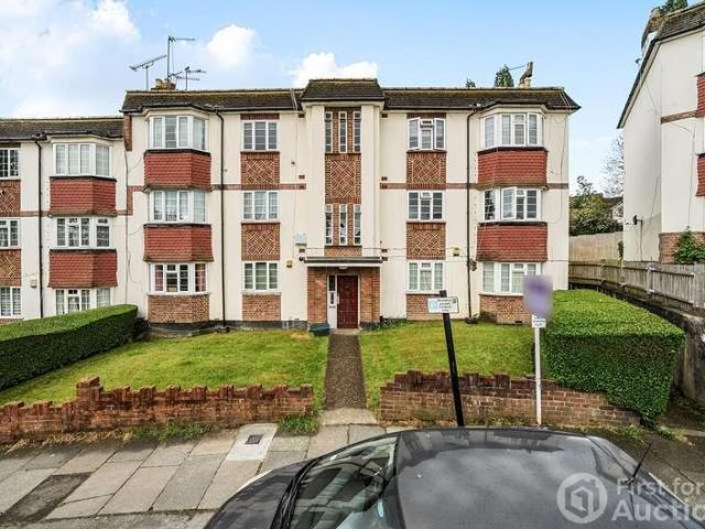 2 bed flat for sale