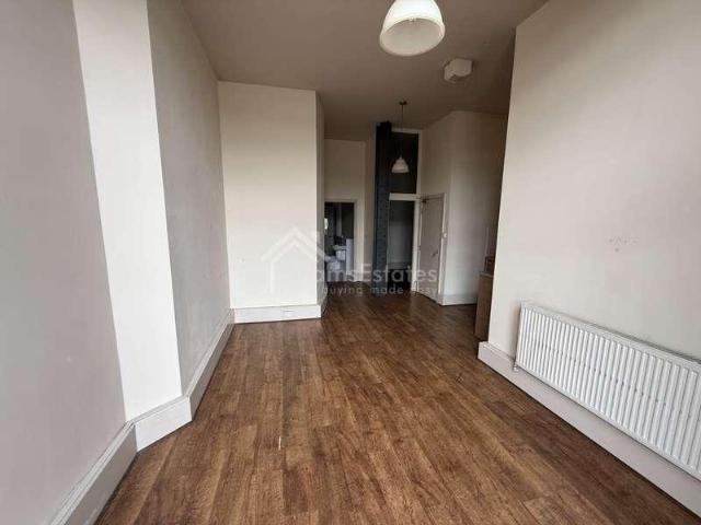 2 bed flat for sale