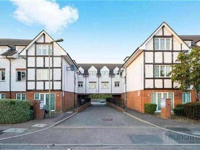2 bed flat for sale