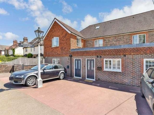 2 bed flat for sale