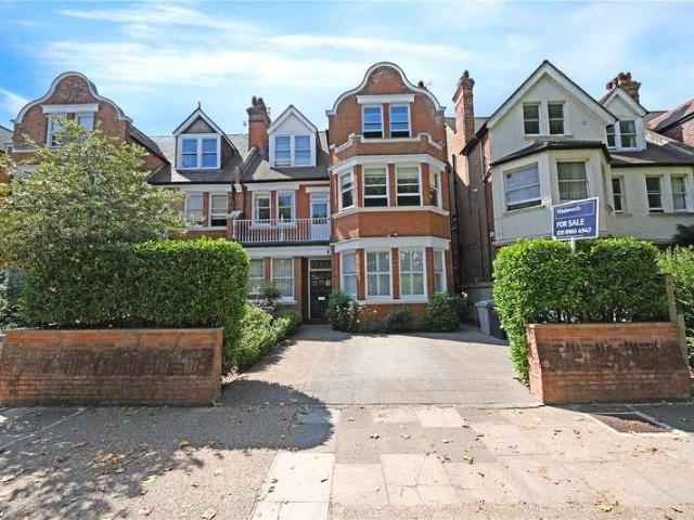 2 bed flat for sale