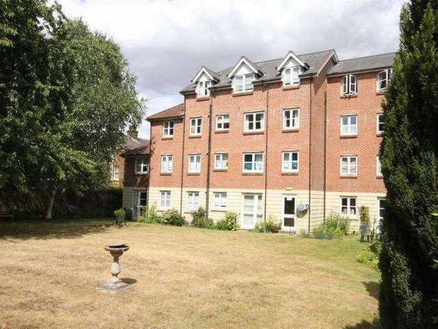 2 bed flat for sale