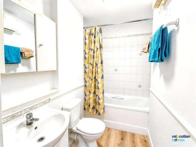 2 bed flat for sale