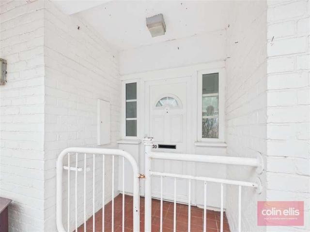 2 bed flat for sale
