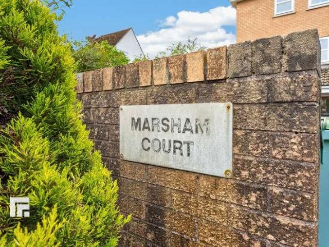2 bed flat for sale