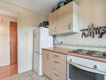 2 bed flat for sale