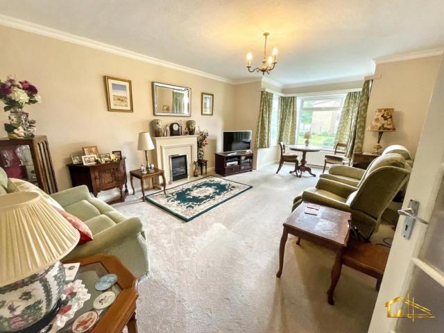 2 bed flat for sale