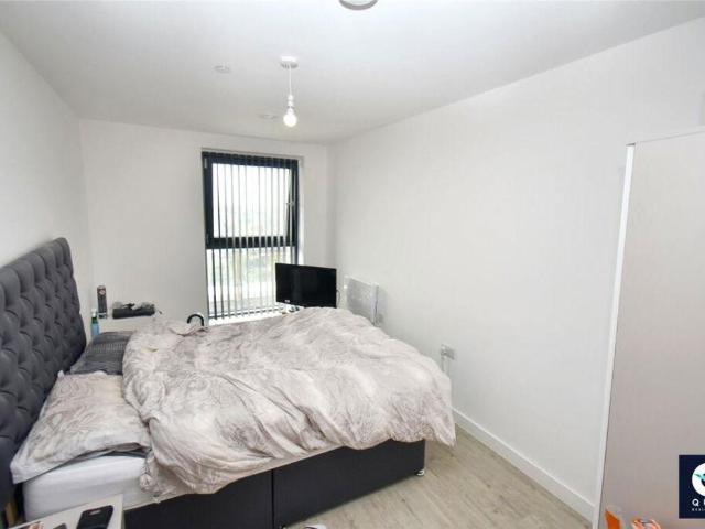 2 bed flat for sale