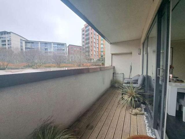 2 bed flat for sale