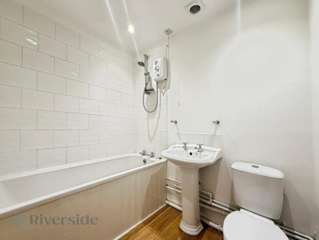 2 bed flat for sale