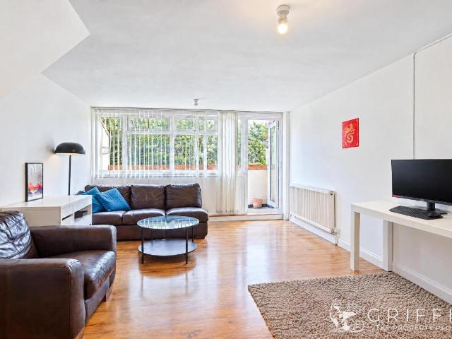 2 bed flat for sale