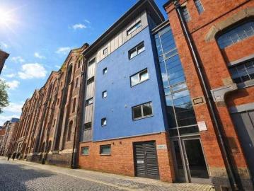 2 bed flat for sale