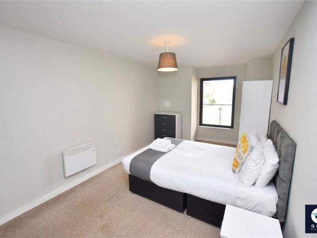 2 bed flat for sale