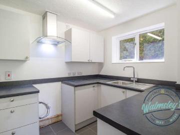 2 bed flat for sale