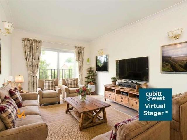 2 bed flat for sale