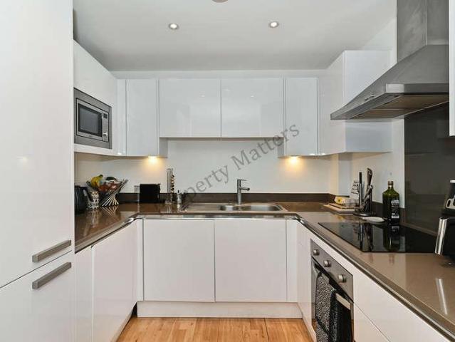 2 bed flat for sale