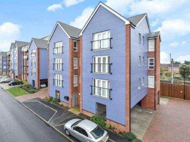 2 bed flat for sale