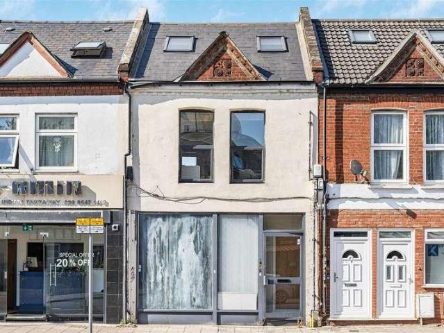 2 bed flat for sale