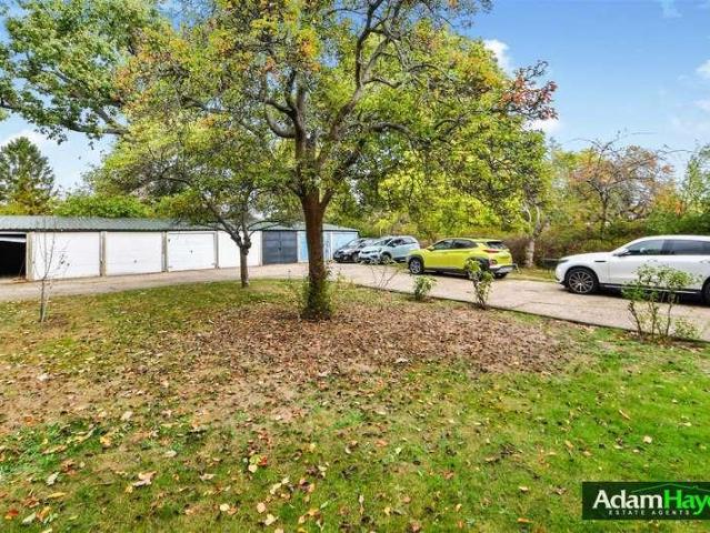 2 bed flat for sale