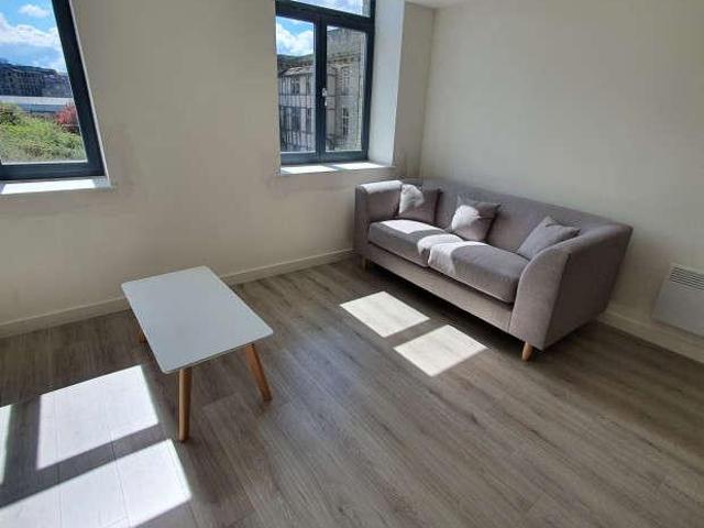 2 bed flat for sale