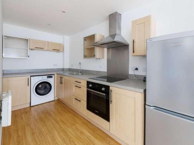 2 bed flat for sale