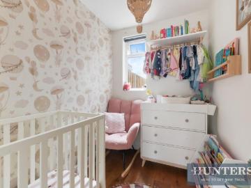 2 bed flat for sale