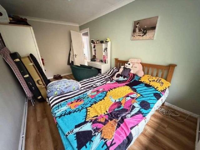 2 bed flat for sale