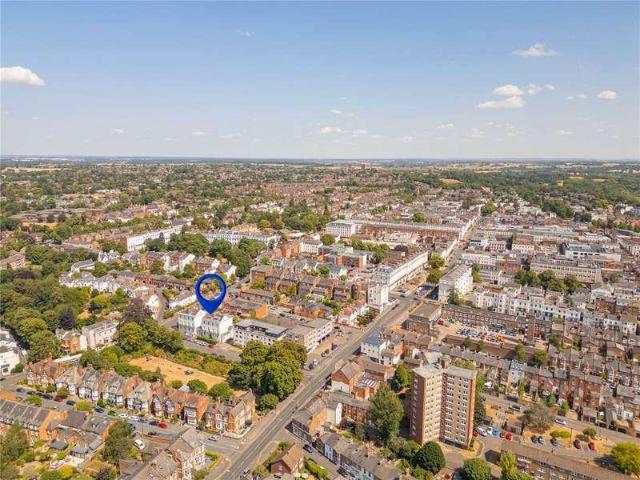 2 bed flat for sale