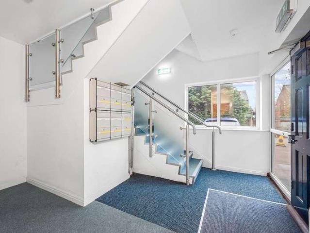 2 bed flat for sale
