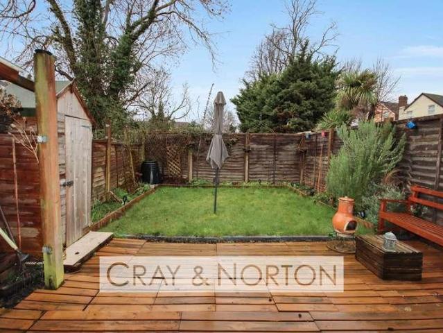 2 bed flat for sale