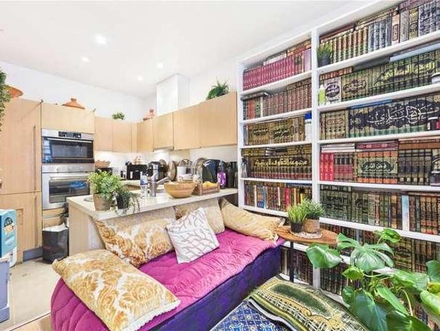 2 bed flat for sale