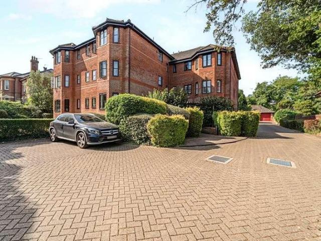 2 bed flat for sale