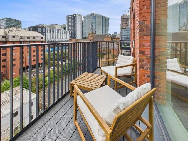 2 bed flat for sale