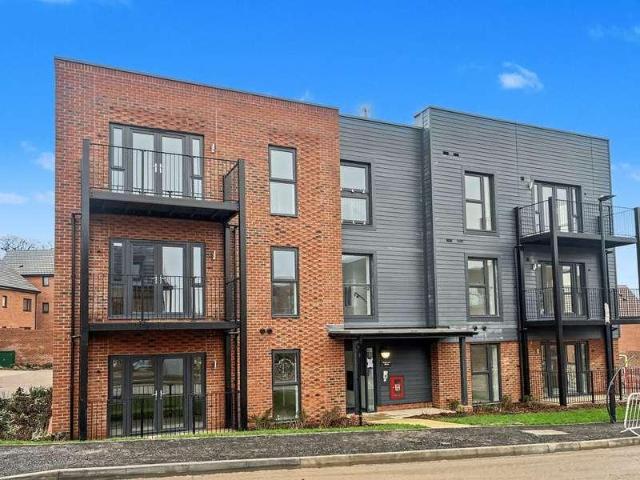 2 bed flat for sale