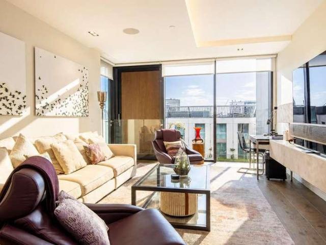 2 bed flat for sale