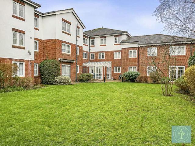 2 bed flat for sale