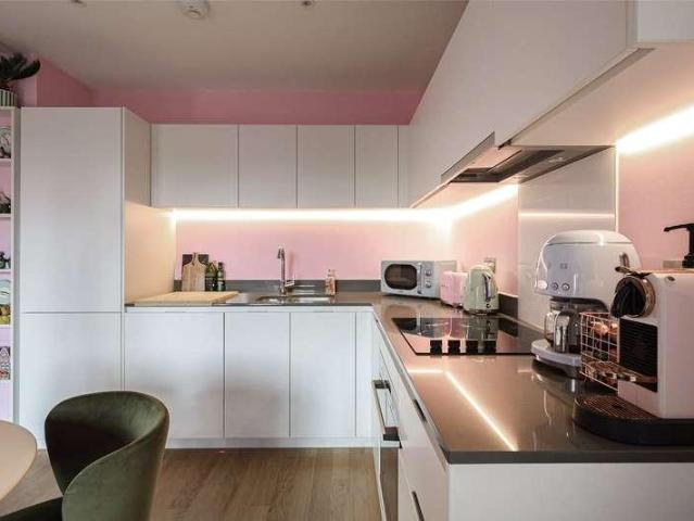 2 bed flat for sale