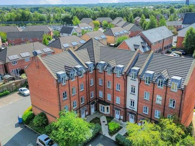 2 bed flat for sale
