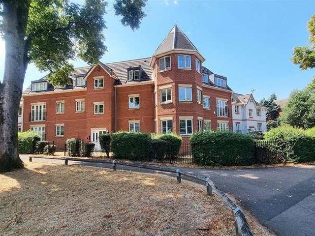 2 bed flat for sale