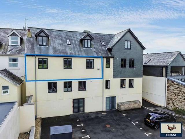 2 bed flat for sale