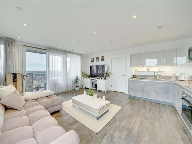 2 bed flat for sale