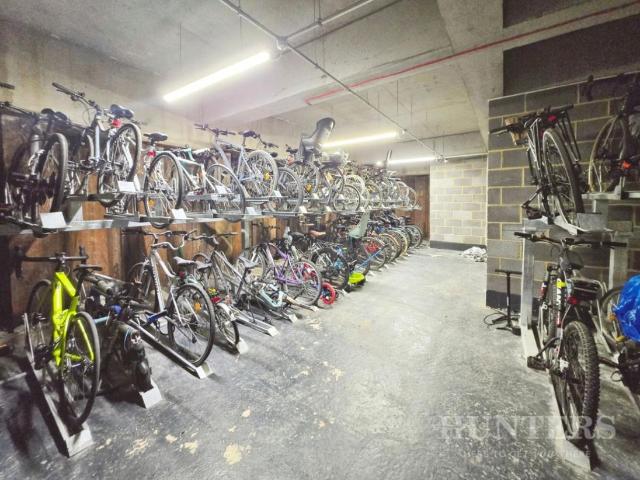 2 bed flat for sale